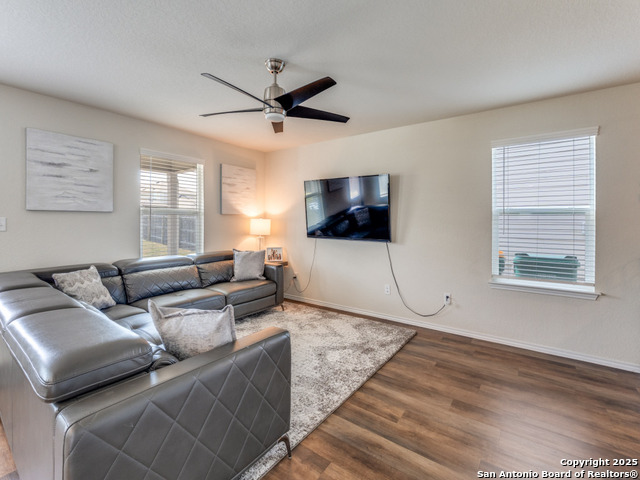 Listing photo id 1 for 10306 Glimmer