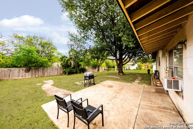 Image 14 of 15 For 4414 Hollyridge