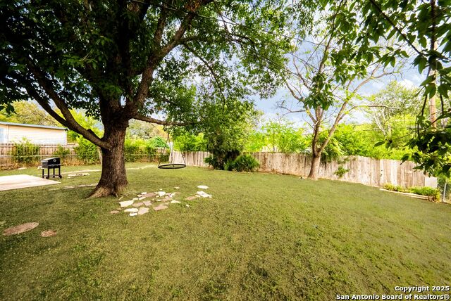 Image 15 of 15 For 4414 Hollyridge