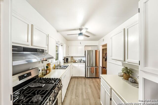 Image 6 of 15 For 4414 Hollyridge