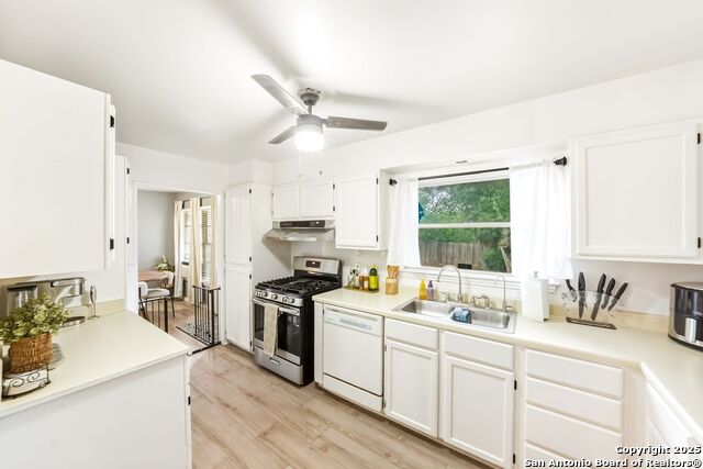 Image 7 of 15 For 4414 Hollyridge