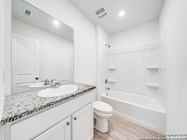 Image 17 of 23 For 4231 Revetment Way