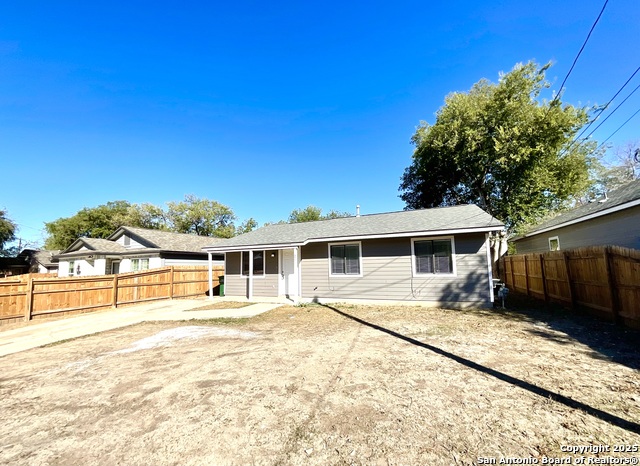 Image 3 of 32 For 271 Caddo