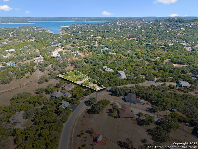 Listing photo id 8 for 1161 Post Oak Drive