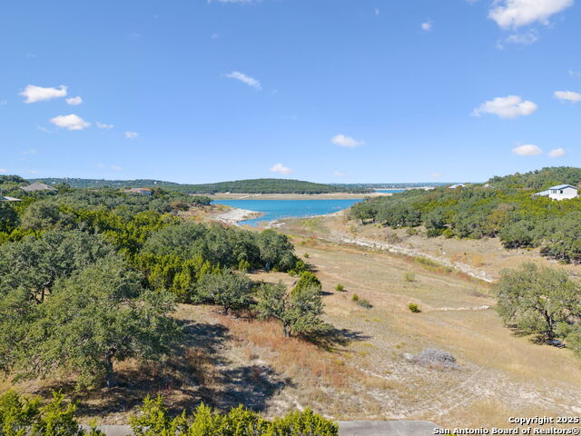 Listing photo id 2 for 1161 Post Oak Drive