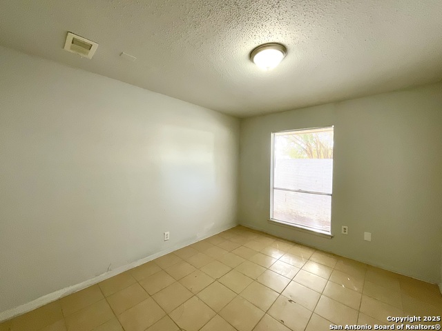 Image 24 of 31 For 7237 Glen Bay