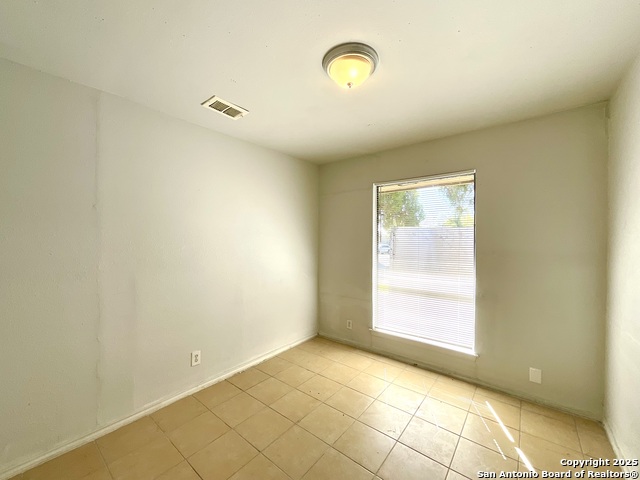 Image 26 of 31 For 7237 Glen Bay