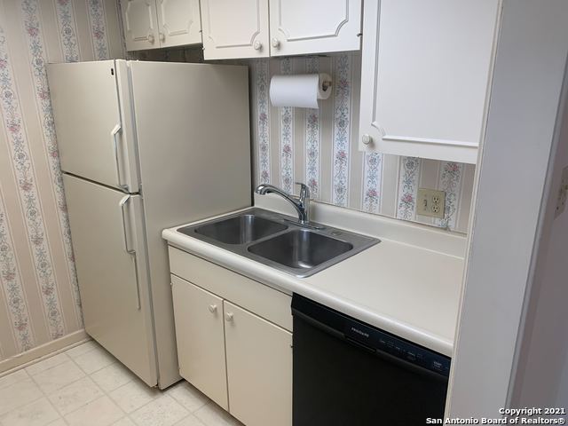 Image 11 of 20 For 8401 North New Braunfels Avenue 212