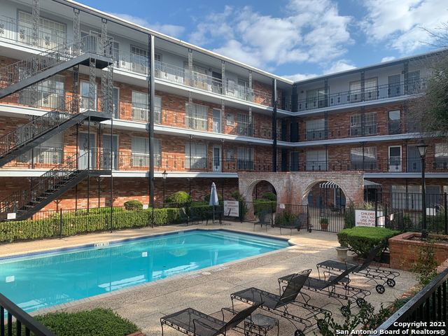 Image 3 of 20 For 8401 North New Braunfels Avenue 212