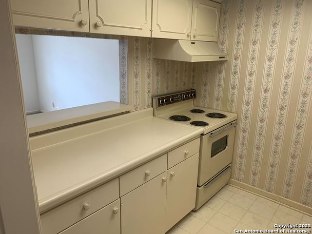 Image 9 of 20 For 8401 North New Braunfels Avenue 212