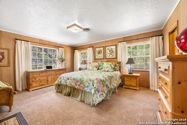 Listing photo id 15 for 617 Ranch Road 2631