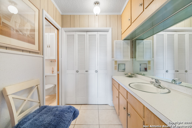 Listing photo id 23 for 617 Ranch Road 2631