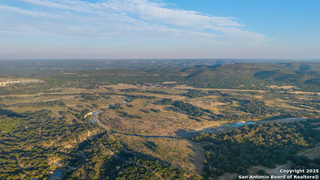 Listing photo id 29 for 617 Ranch Road 2631