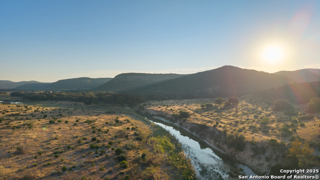 Listing photo id 35 for 617 Ranch Road 2631