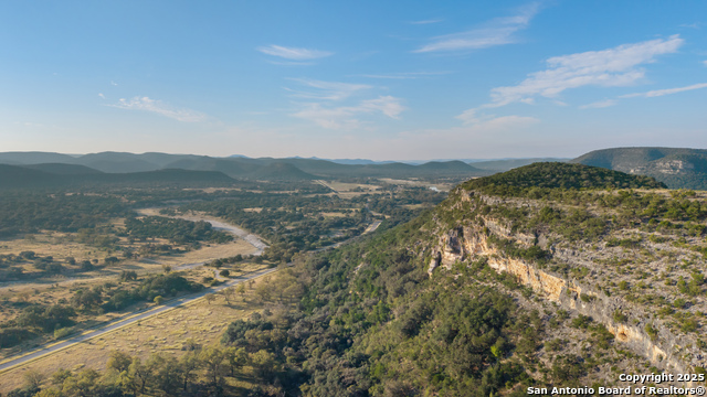 Listing photo id 39 for 617 Ranch Road 2631