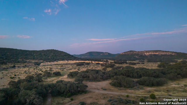 Listing photo id 48 for 617 Ranch Road 2631