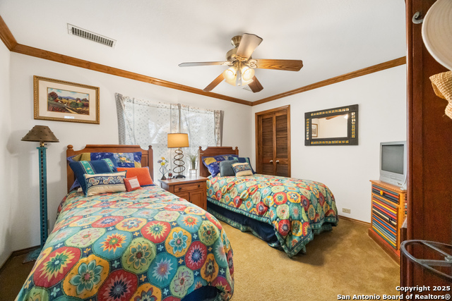 Listing photo id 10 for 1141 Ranch To Market Rd 2631