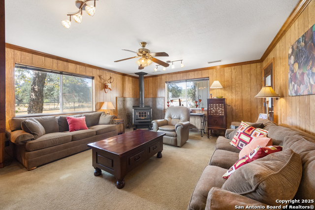 Listing photo id 12 for 1141 Ranch To Market Rd 2631