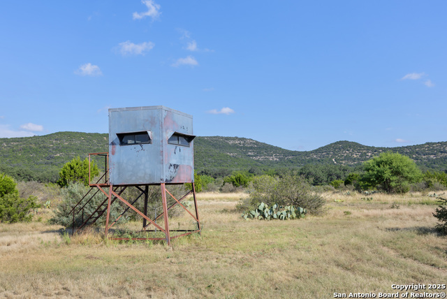 Listing photo id 18 for 1141 Ranch To Market Rd 2631