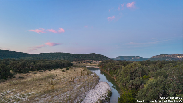 Listing photo id 42 for 1141 Ranch To Market Rd 2631