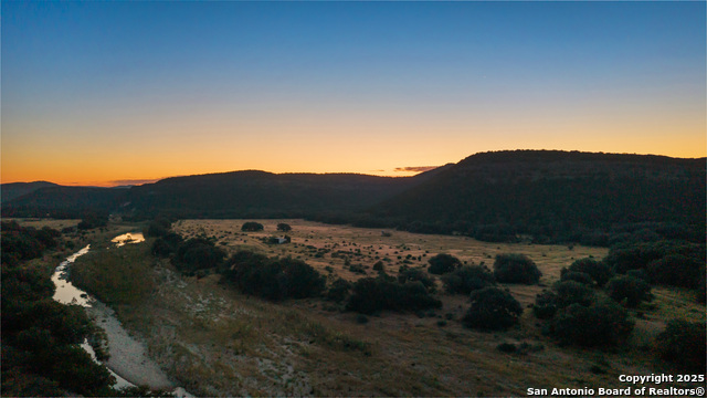 Listing photo id 47 for 1141 Ranch To Market Rd 2631