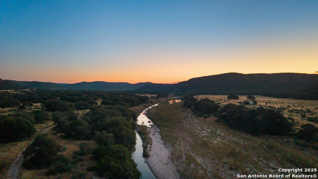 Listing photo id 48 for 1141 Ranch To Market Rd 2631