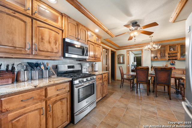 Listing photo id 7 for 1141 Ranch To Market Rd 2631