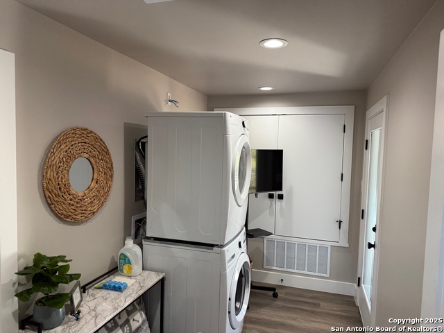 Image 11 of 29 For 252 Lexington Pass