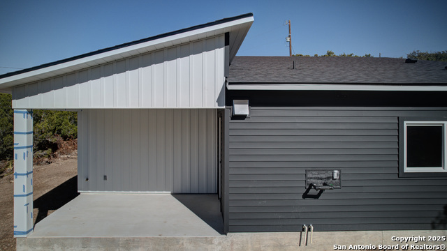 Image 22 of 29 For 252 Lexington Pass