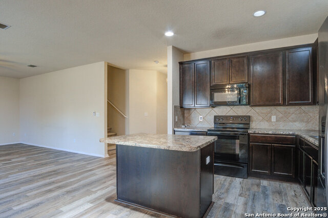 Image 6 of 29 For 8907 Preserve Trail