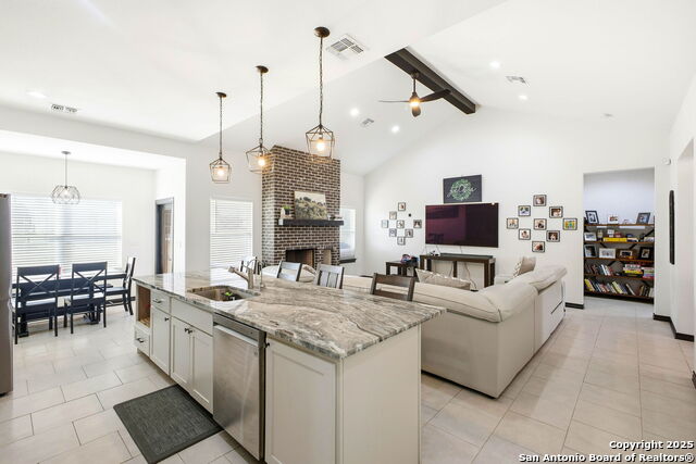 Image 12 of 33 For 418 Tawny Oak