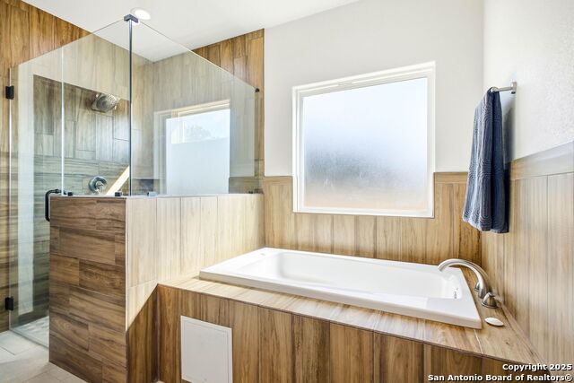 Image 17 of 33 For 418 Tawny Oak