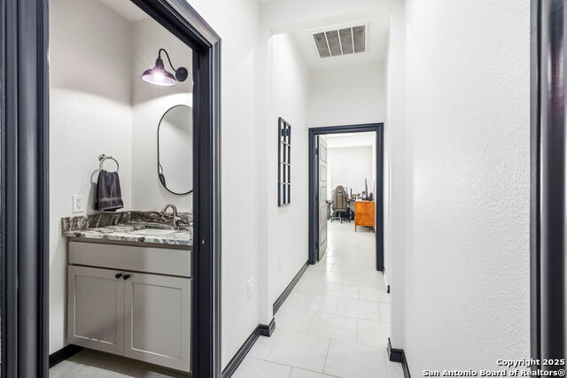 Image 20 of 33 For 418 Tawny Oak