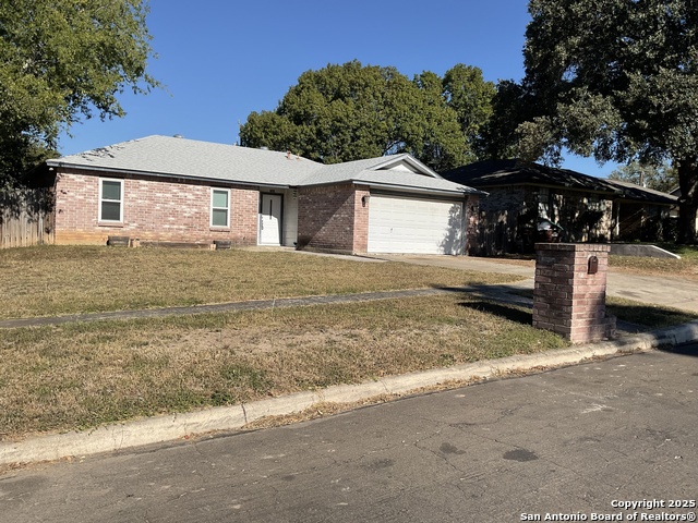 Image 2 of 9 For 7521 Linkmeadow St