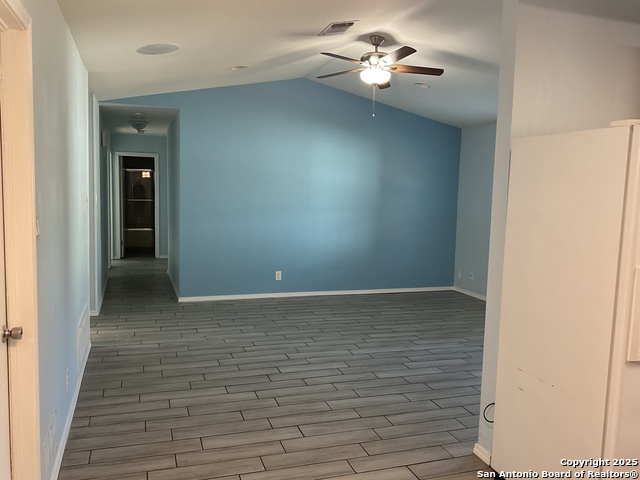 Image 8 of 9 For 7521 Linkmeadow St