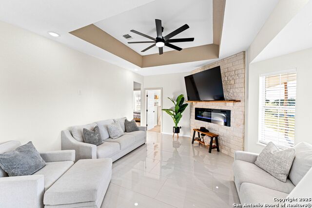 Image 9 of 35 For 125 Colt Trail