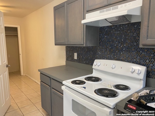 Image 3 of 3 For 528 Wilcox Ave 1