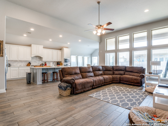 Image 3 of 22 For 8823 Haystack