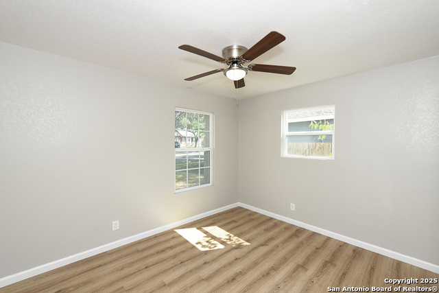 Image 19 of 31 For 6838 Blue Lake