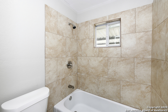 Image 24 of 31 For 6838 Blue Lake