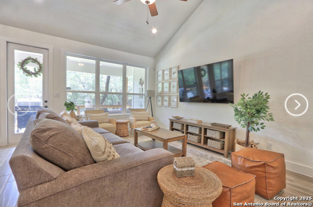 Image 3 of 25 For 1269 Lavaca