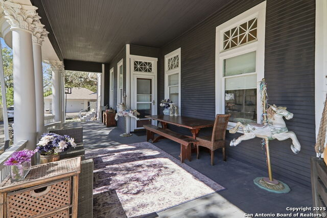 Image 11 of 73 For 426 Milam N