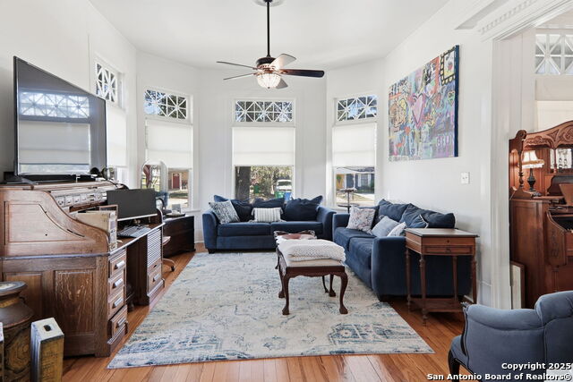 Image 13 of 73 For 426 Milam N