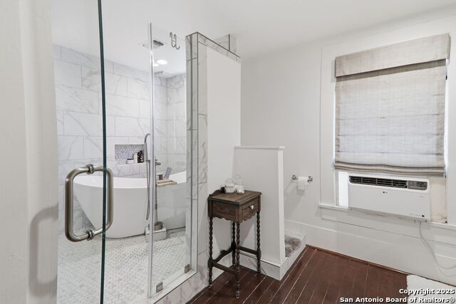 Image 33 of 73 For 426 Milam N