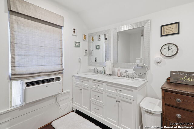 Image 38 of 73 For 426 Milam N