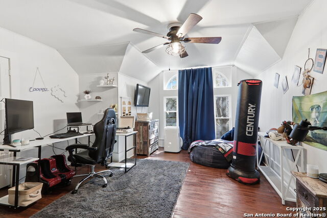 Image 44 of 73 For 426 Milam N