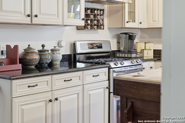 Image 52 of 73 For 426 Milam N