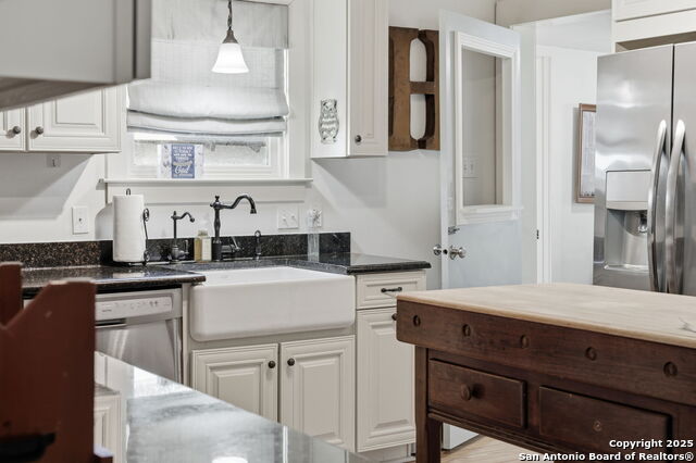 Image 54 of 73 For 426 Milam N