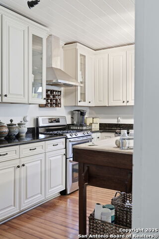 Image 57 of 73 For 426 Milam N