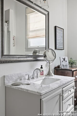 Image 58 of 73 For 426 Milam N